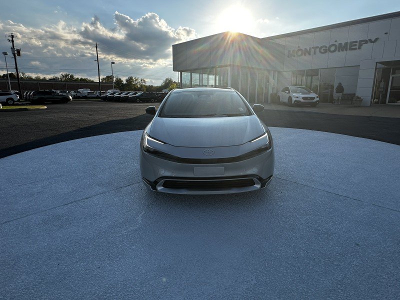 Used 2025 Toyota Prius Plug-In Hybrid FWD image 2