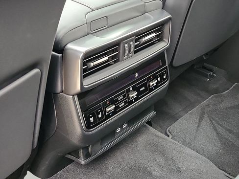 Used 2025 Lexus LX 600 4WD w/ Luxury Package image 11