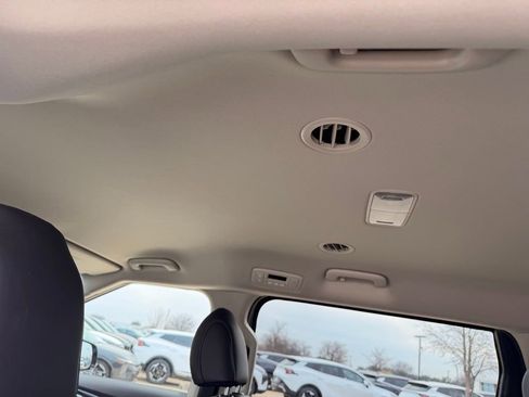 New 2026 Kia Carnival FWD image 24