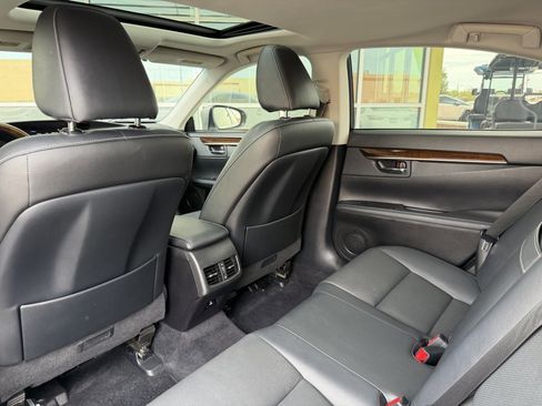 Used 2015 Lexus ES 350 w/ Premium Package FWD image 33