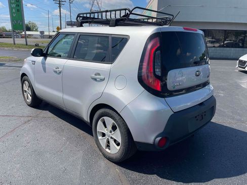 Used 2016 Kia Soul FWD image 3