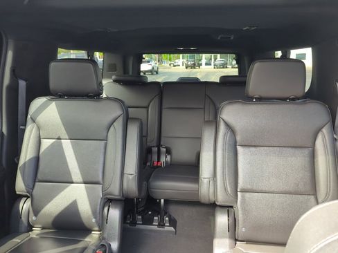 Used 2022 Chevrolet Suburban LT w/ Luxury Package AWD/4WD image 33