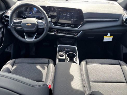 New 2026 Chevrolet Equinox LT w/ Convenience Package II image 6