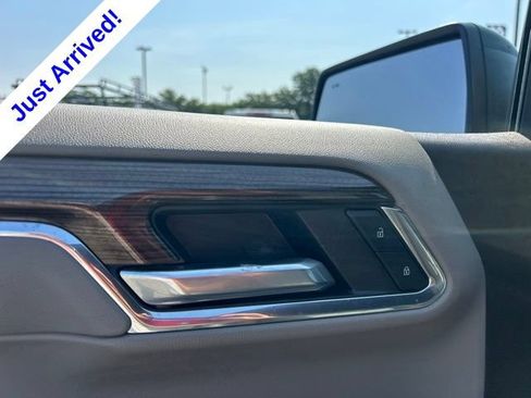 Used 2025 Chevrolet Silverado 1500 LT Trail Boss w/ LT Trail Boss Premium Package AWD/4WD image 12
