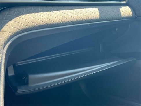 Used 2025 Toyota Camry XLE image 32