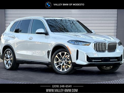 New 2026 BMW X5 xDrive40i w/ Parking Assistance Package image 1