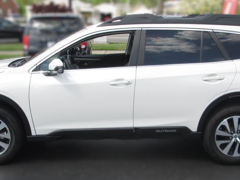 Used 2020 Subaru Outback Premium w/ Tech Package 1 AWD/4WD image 4