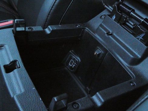 Used 2024 Jeep Wrangler Unlimited Rubicon w/ XTREMEE 35" Tire Package image 16