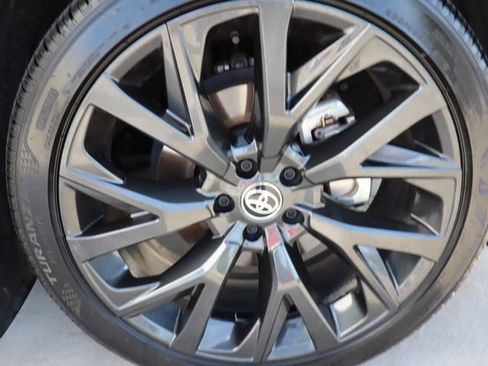 Used 2025 Toyota Crown Signia image 59