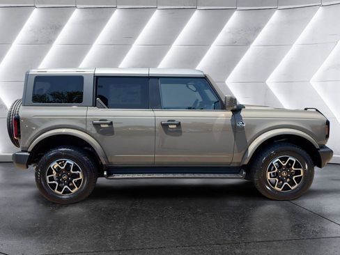 New 2026 Ford Bronco Outer Banks AWD/4WD image 8