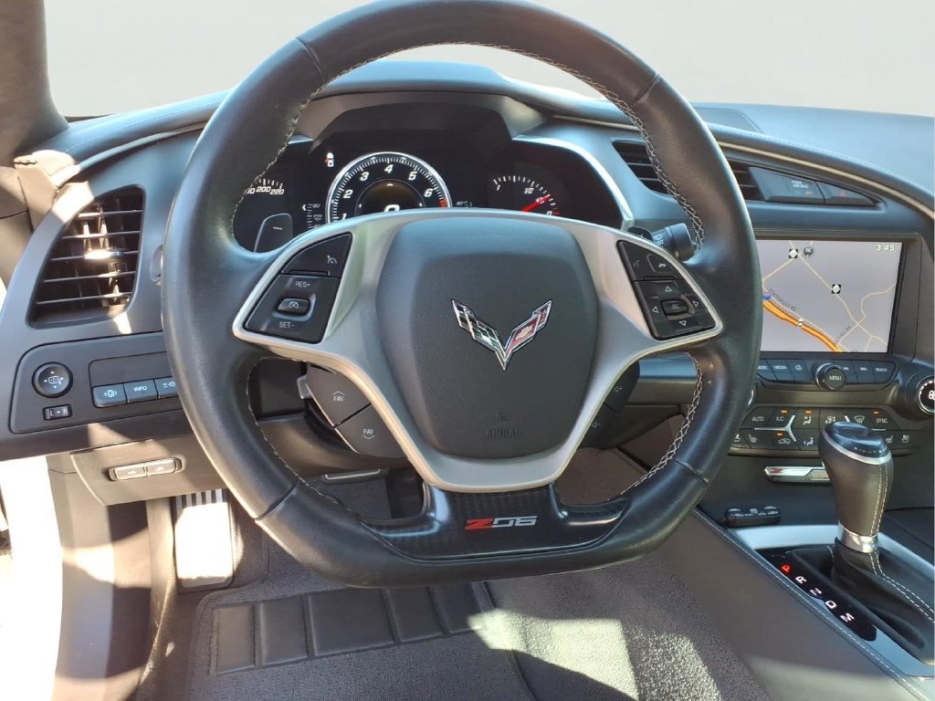Used 2015 Chevrolet Corvette Z06 w/ 3LZ Preferred Equipment Group RWD image 3