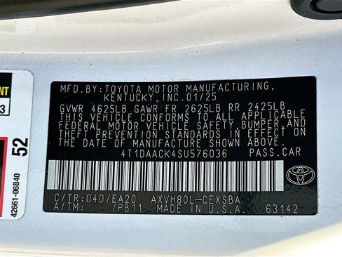 Used 2025 Toyota Camry SE image 12