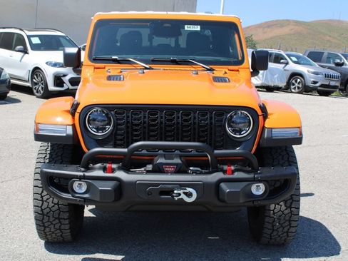 New 2026 Jeep Gladiator Rubicon w/ Whitecap Package AWD/4WD image 2