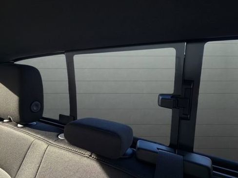 Used 2025 Chevrolet Colorado W/T image 22