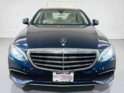 Used 2017 Mercedes-Benz E 300 4MATIC image 7