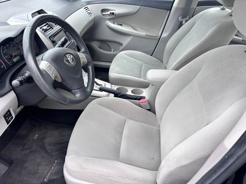 Used 2013 Toyota Corolla LE w/ Premium Complete Pkg FWD image 5