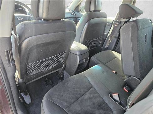 Used 2015 Kia Sorento LX image 12