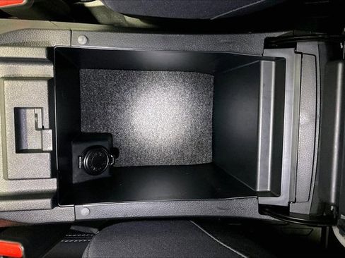 Used 2023 Subaru Outback Premium image 39