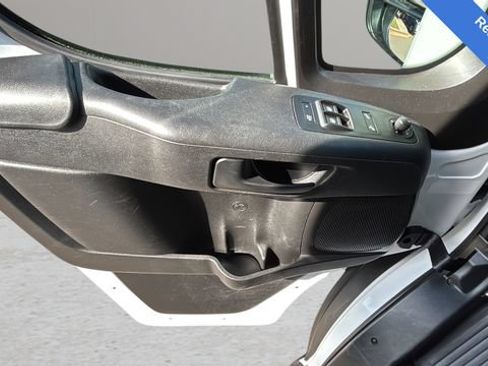 Used 2025 RAM ProMaster 2500 w/ Convenience Group FWD image 17