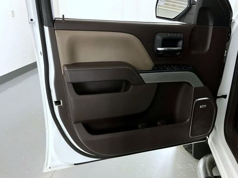 Used 2015 Chevrolet Silverado 1500 LTZ Z71 w/ LTZ Plus Package image 9