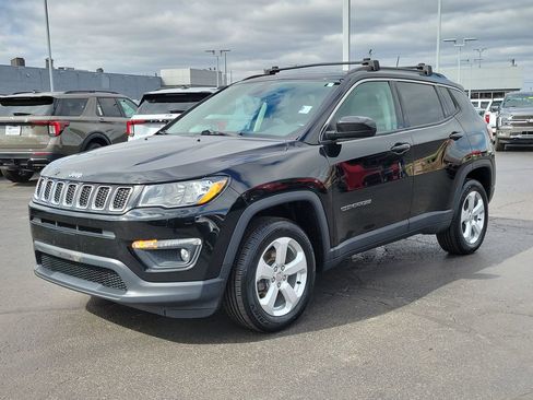Used 2017 Jeep Compass Latitude w/ Popular Equipment Group image 8