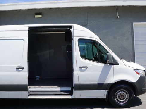 Used 2019 Mercedes-Benz Sprinter 170 image 17