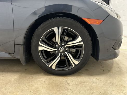 Used 2016 Honda Civic Touring image 13