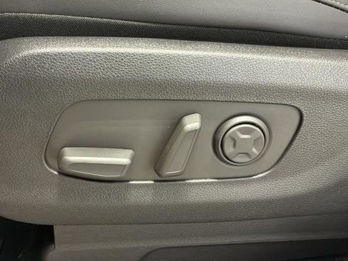 New 2026 Kia Carnival LXS image 14