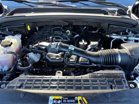 Used 2022 Jeep Grand Cherokee Limited w/ Trailer Tow Prep Group (B) AWD/4WD image 10