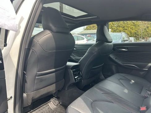 Used 2022 Toyota Avalon Limited w/ Advanced Safety Package image 11