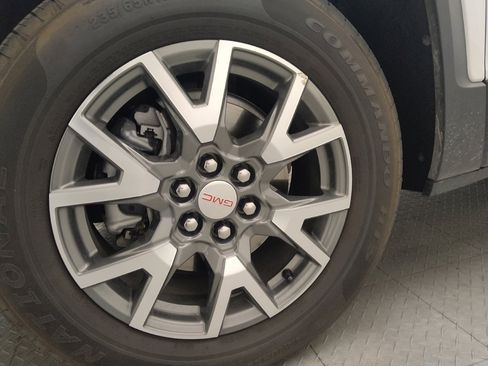 Used 2023 GMC Acadia SLE image 31