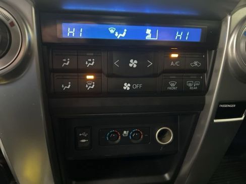 Used 2015 Toyota 4Runner Limited image 13