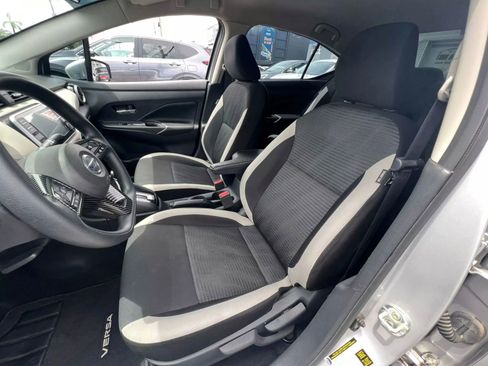 Used 2020 Nissan Versa SV image 10