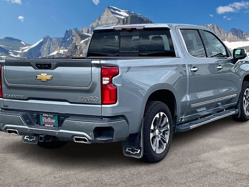 Used 2025 Chevrolet Silverado 1500 High Country w/ Technology Package AWD/4WD image 2