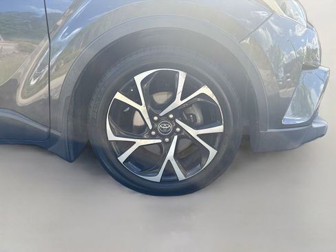 Used 2018 Toyota C-HR XLE image 10