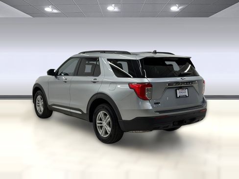 Certified 2024 Ford Explorer XLT w/ Class IV Trailer Tow Package AWD/4WD image 2