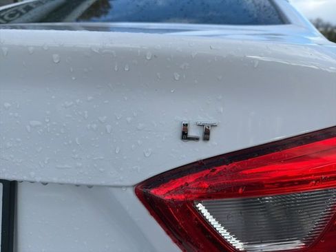 Used 2018 Chevrolet Cruze LT image 15