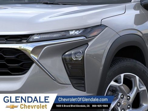 New 2026 Chevrolet Trax LS w/ LS Convenience Package FWD image 10