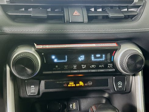 Used 2024 Toyota RAV4 LE image 22