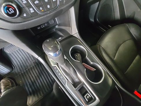 Used 2020 Chevrolet Equinox Premier FWD image 18
