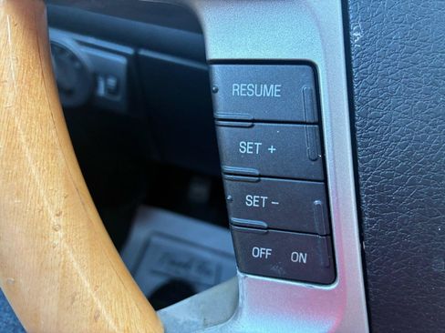 Used 2010 Lincoln MKX AWD image 18