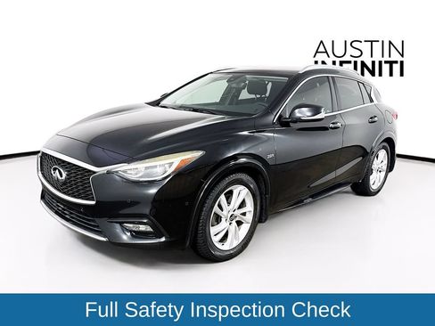 Used 2018 INFINITI QX30 Premium w/ Navigation Package FWD image 3