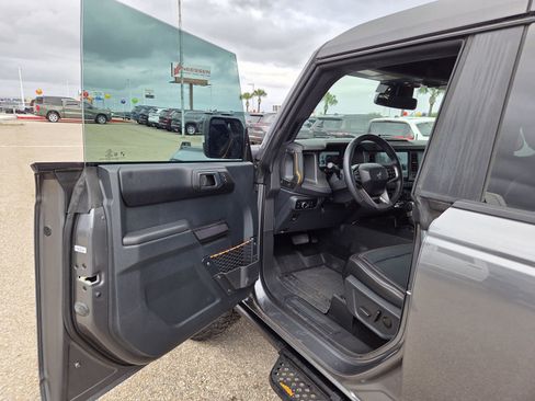 Used 2024 Ford Bronco Badlands AWD/4WD image 12