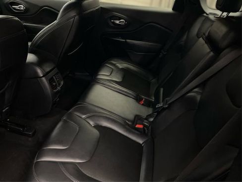 Used 2020 Jeep Cherokee Latitude Plus AWD/4WD image 11