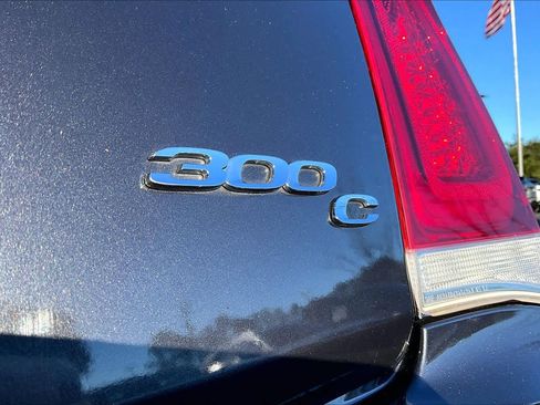 Used 2017 Chrysler 300 C image 29