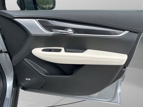 New 2025 Cadillac XT6 Sport w/ Technology Package AWD/4WD image 11