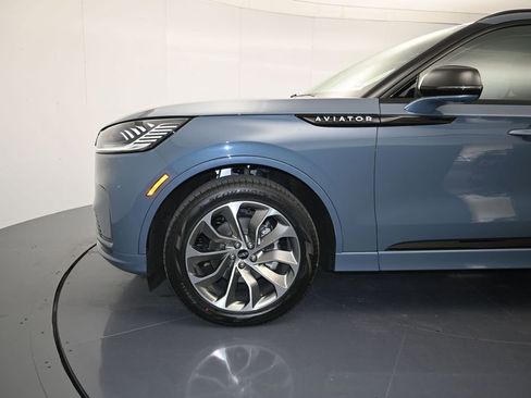 New 2026 Lincoln Aviator 2WD w/ Jet Appearance Package image 9