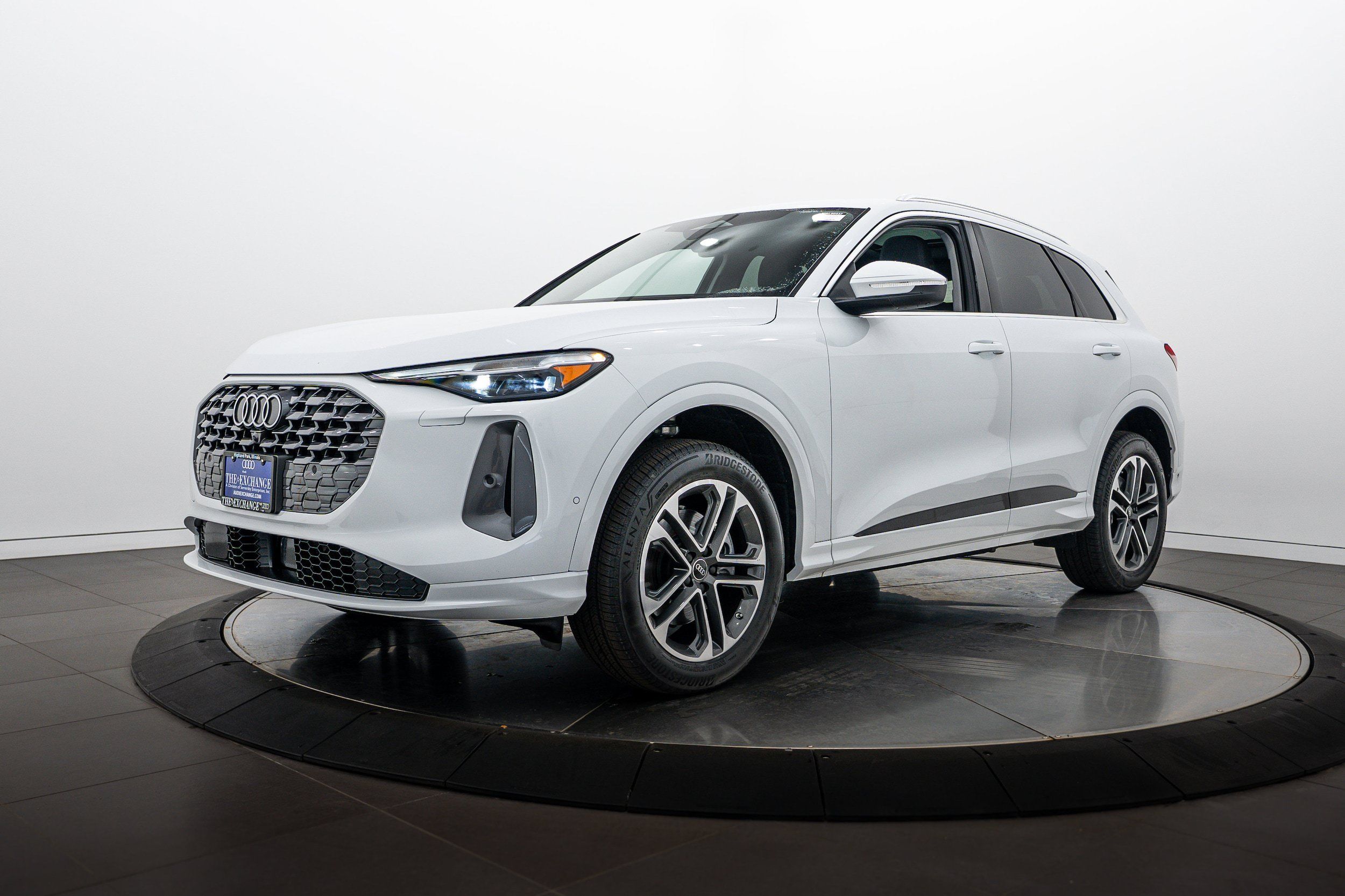 Used 2025 Audi Q5 Premium Plus w/ Premium Plus AWD/4WD image 7