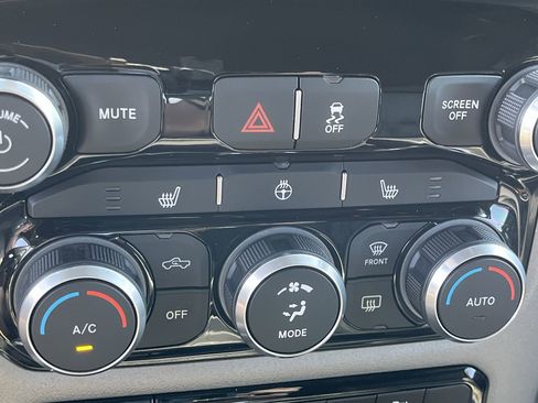 Used 2023 RAM 3500 Big Horn w/ Night Edition image 23