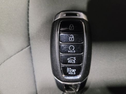 Used 2023 Hyundai Elantra SEL image 32